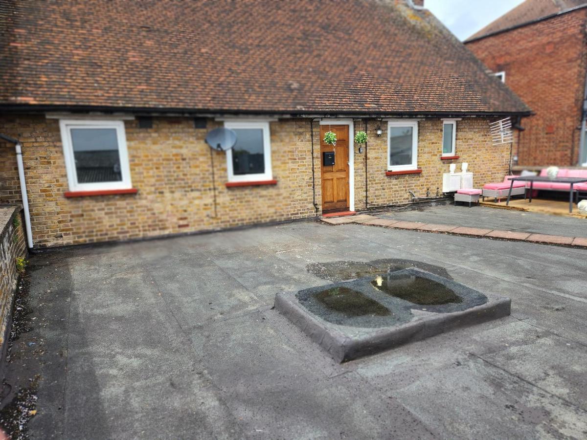 4 Bedroom Flat In Watford * Watford (Hertfordshire)